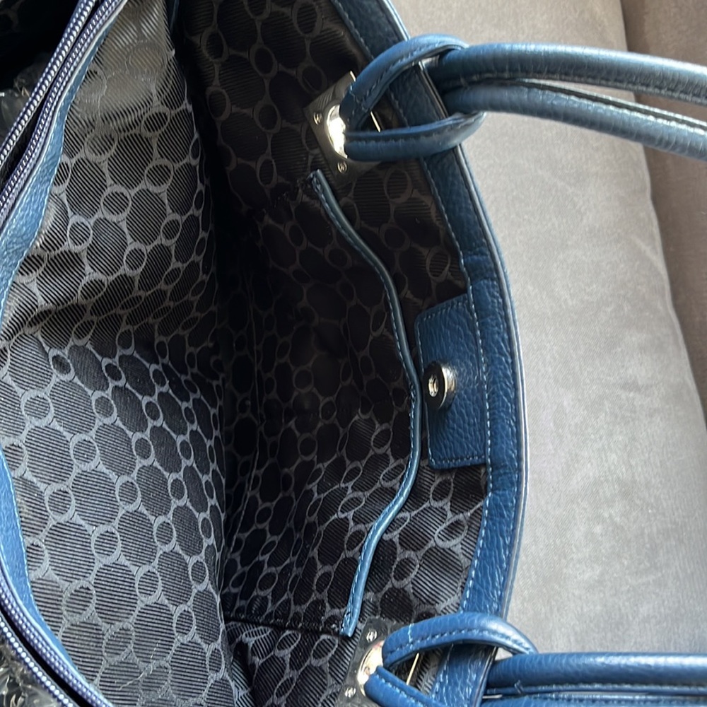 NWOT Oroton navy tote - Picture 5 of 7